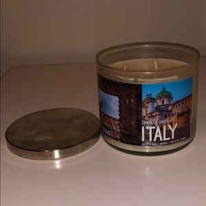 Bath & Body Works Italy Cannoli & Chocolate Candle